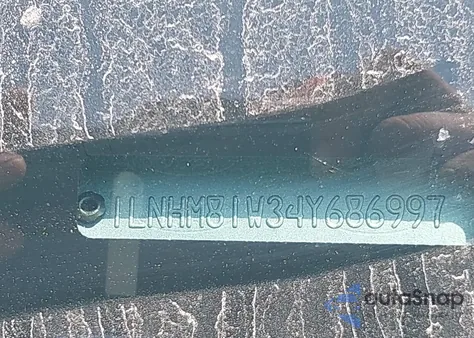 2004 Lincoln Town Car Signature from USA, damaged, VIN 1LNHM81W34Y686997